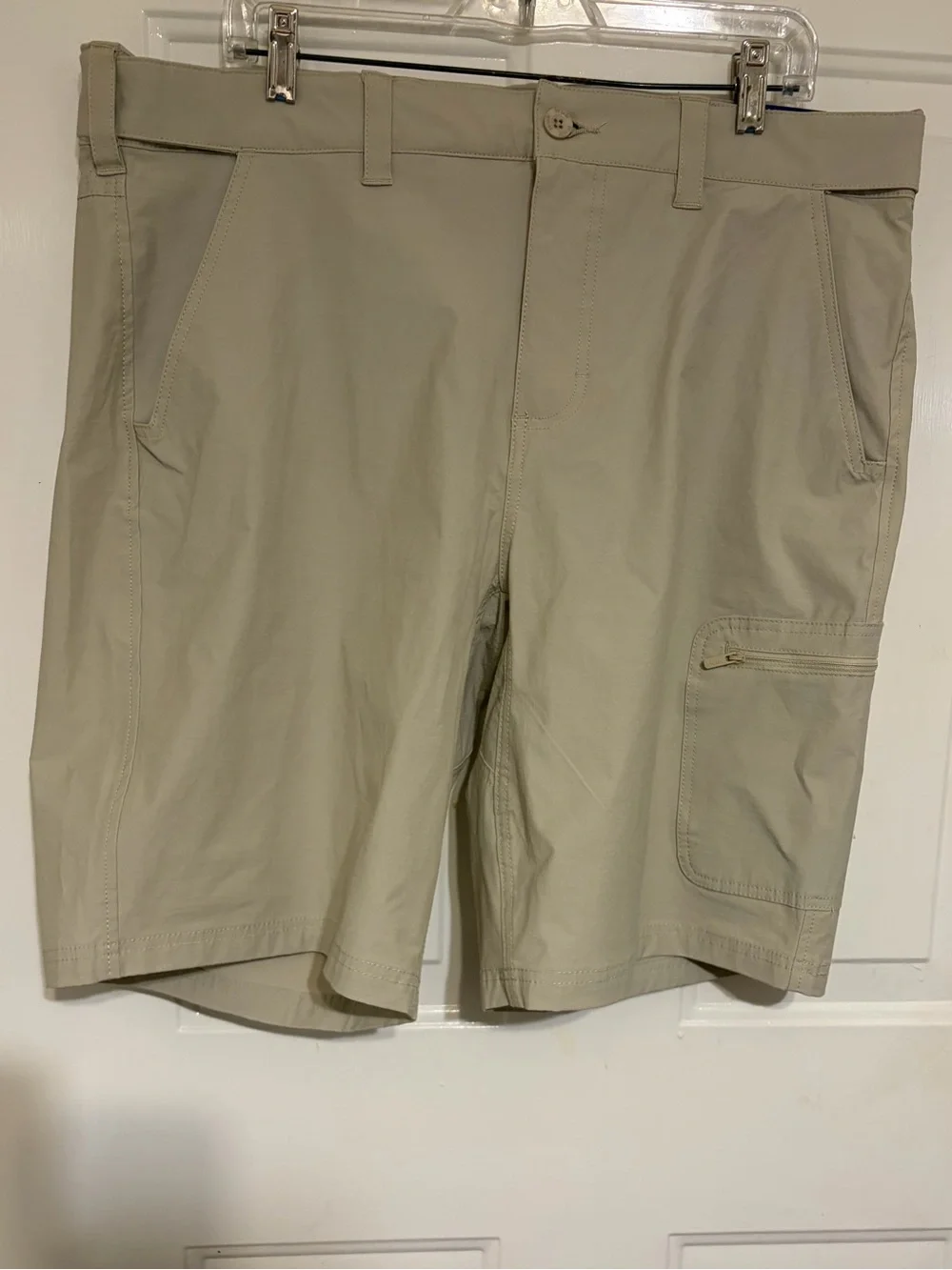 HUK Fishing Men's Performance Fishing Khaki Shorts Size XL New with Tags